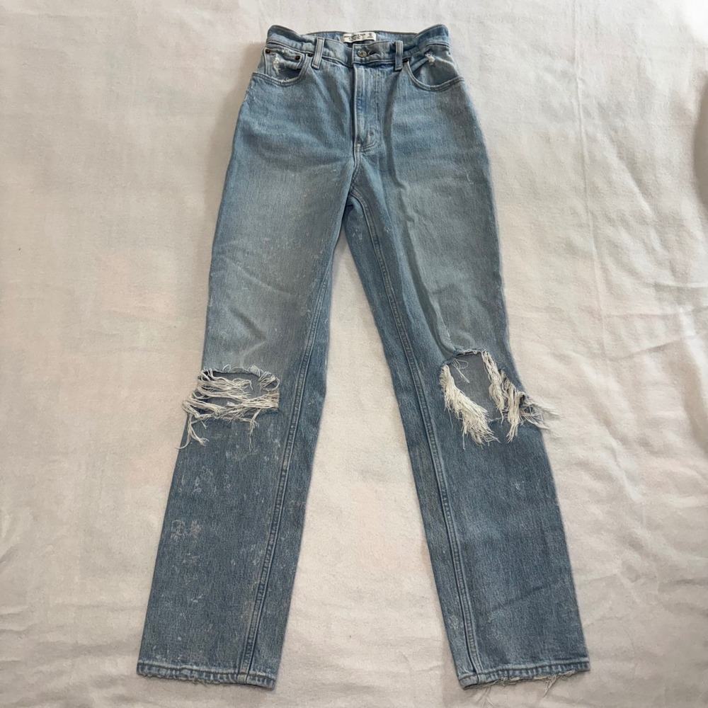 Abercrombie & Fitch Curve Love 90s Straight Ultra High Rise Jeans 25 Distressed